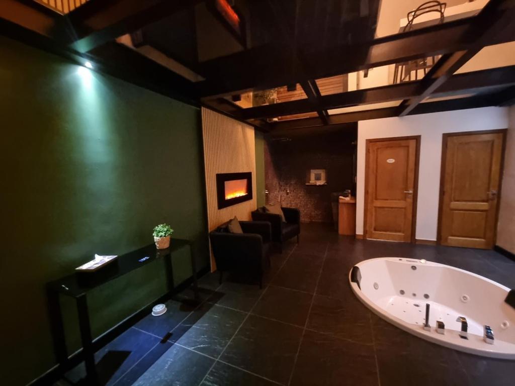 Suite Wellness Спримонт Екстериор снимка